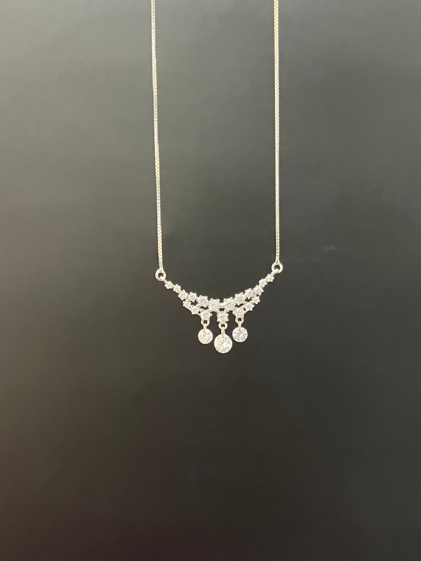 Ladies Pendant Chain V Cut Pendant