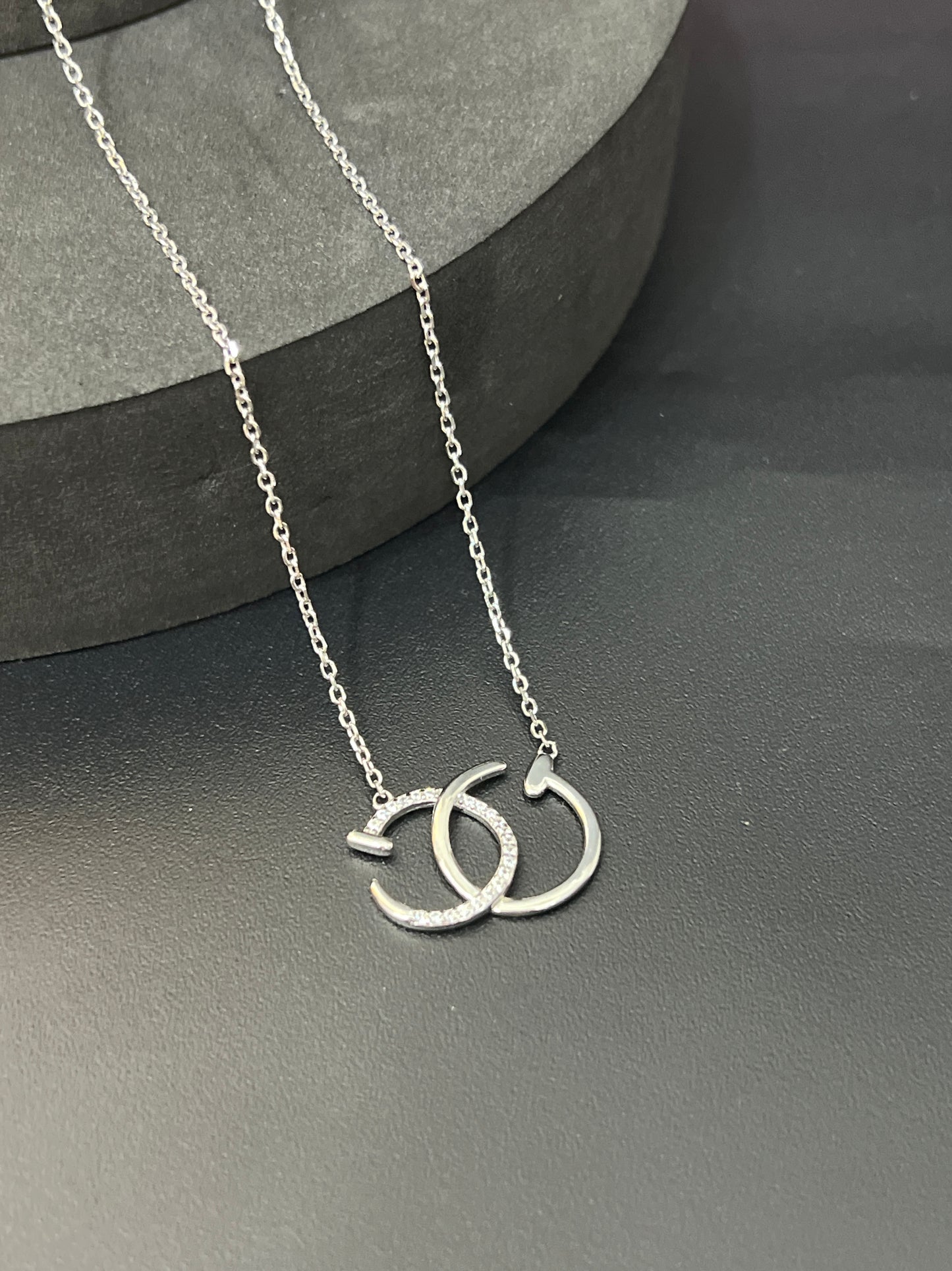 Ladies Pendent Chain Circles