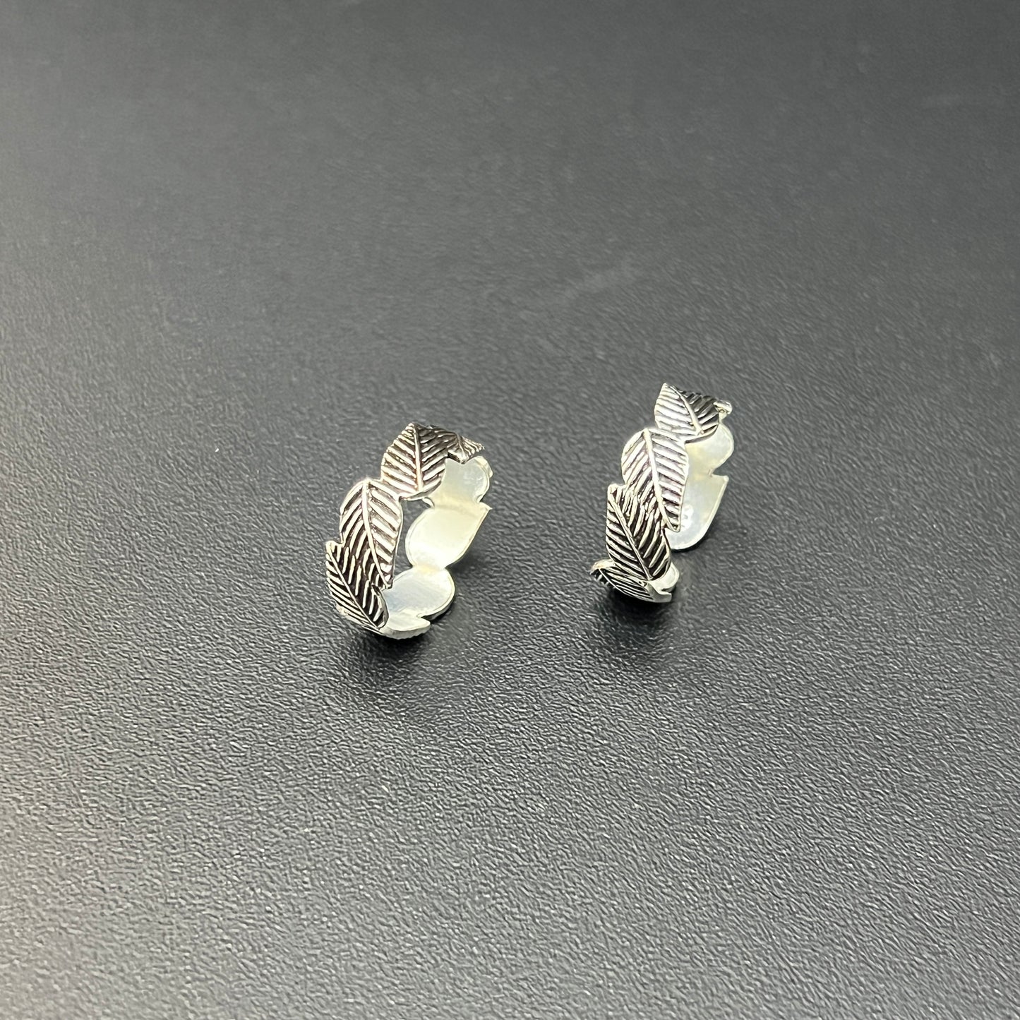 Ladies Toe Rings Antique Finished leaves