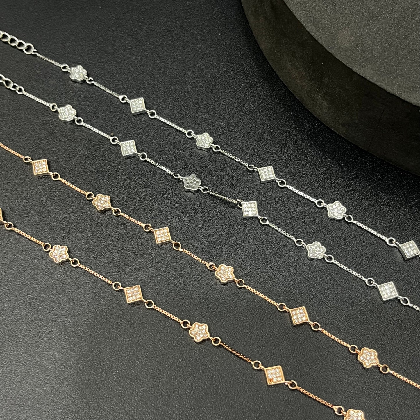 Ladies Anklet White Stone