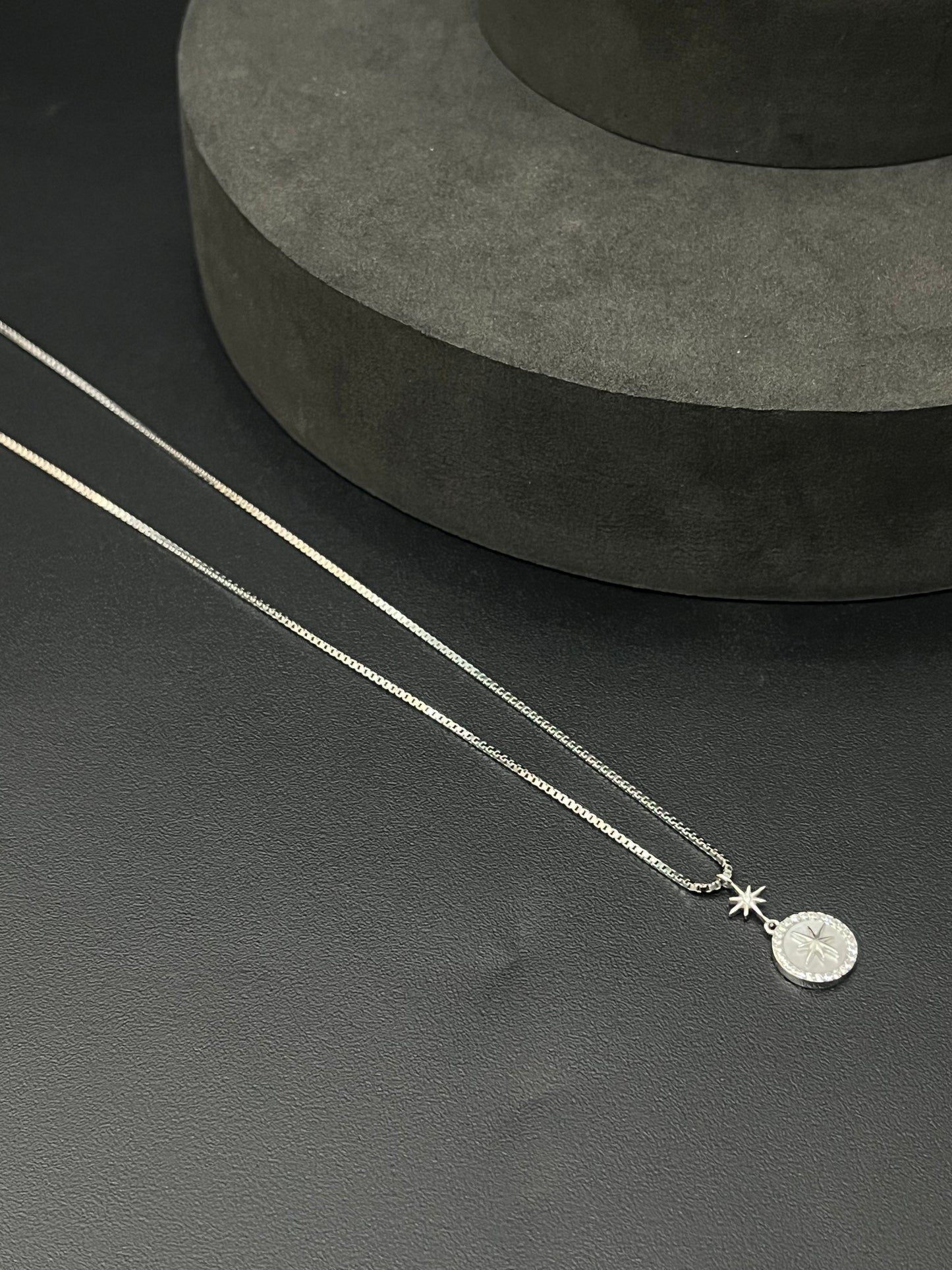 Ladies Silver Chain Star Circle