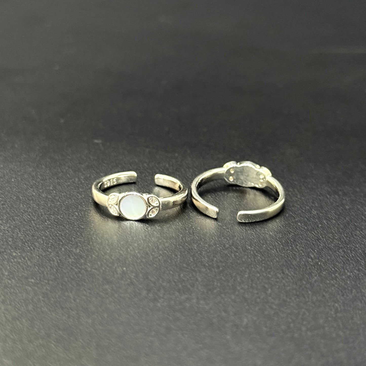 Silver Ladies Toe Rings MOP SS