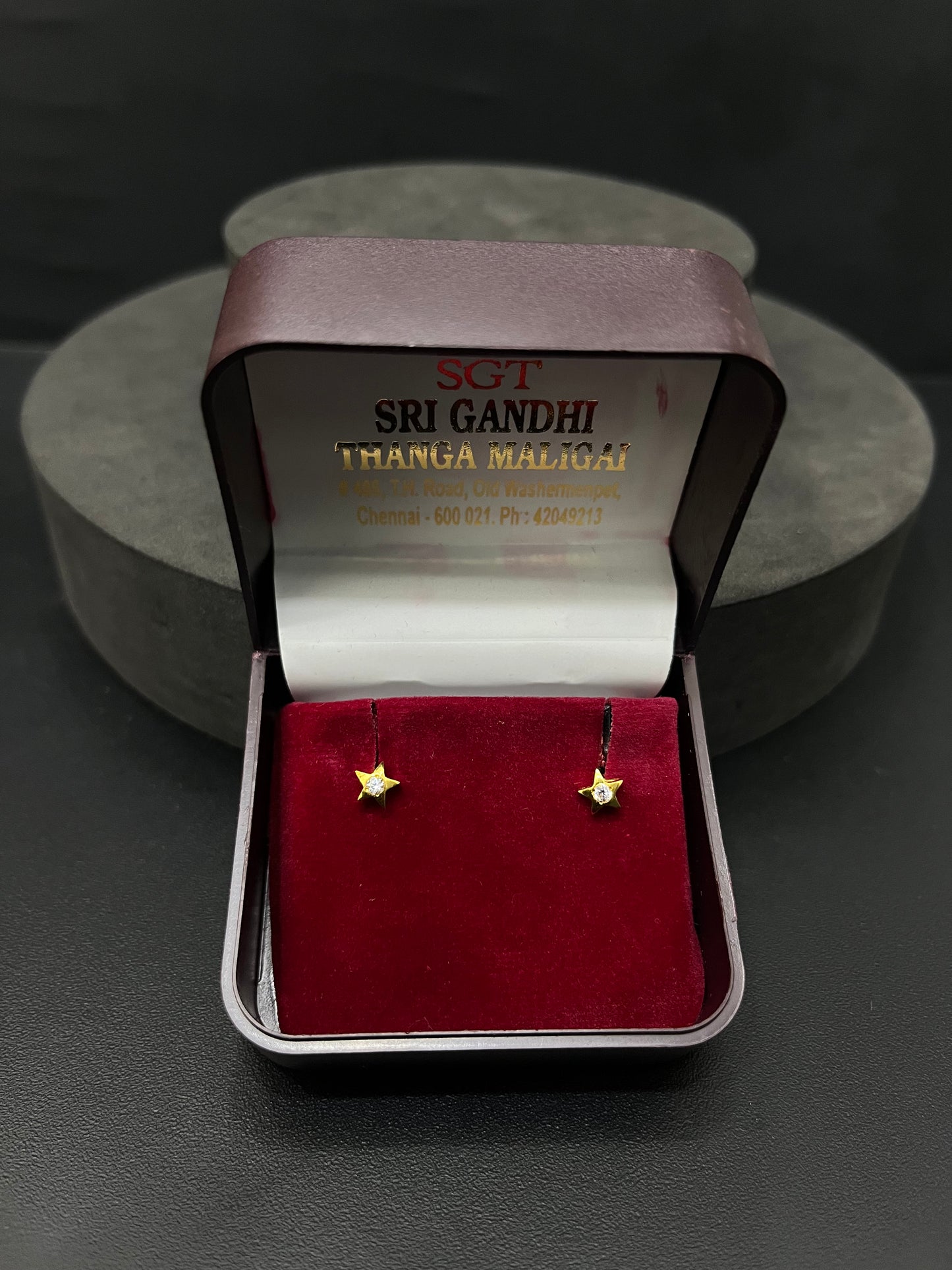 Gold Star Centre White Studs 18K