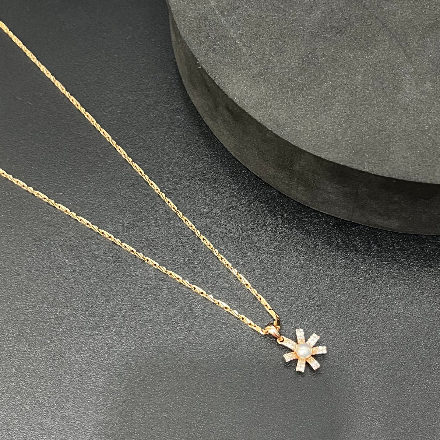 Ladies Pendant Chain Flower Rosegold