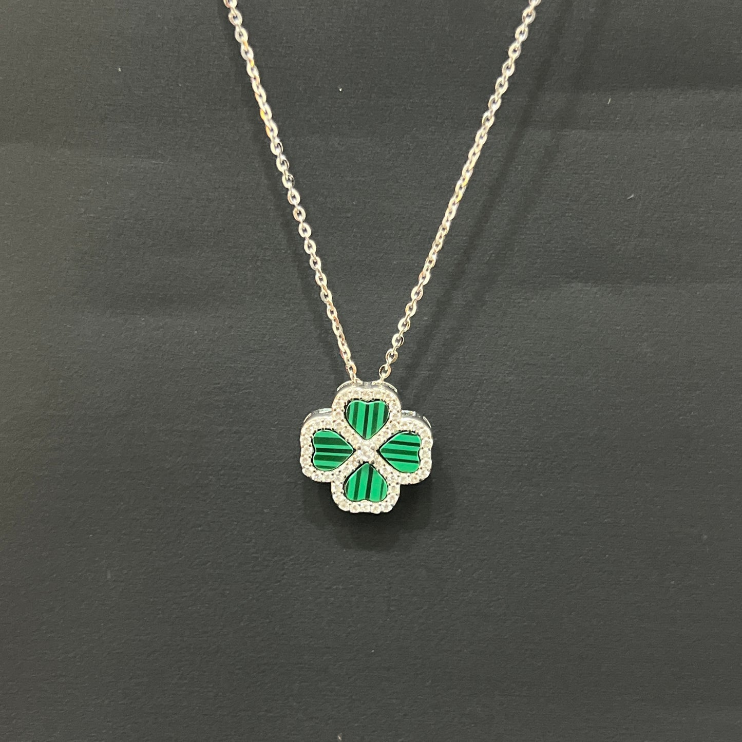 Ladies Pendant Chain Green Flower