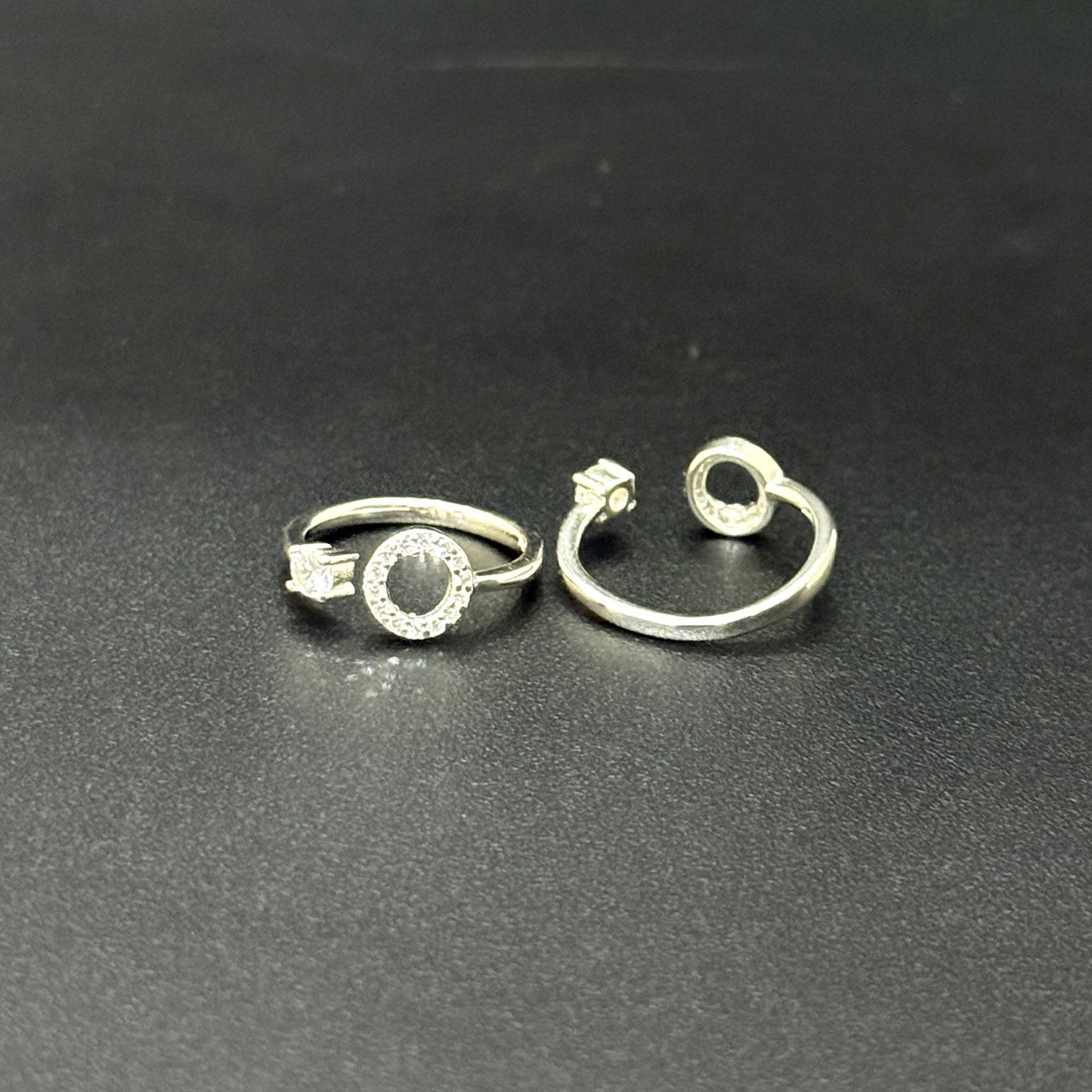 Silver Ladies Toe Rings Circle in AD SS