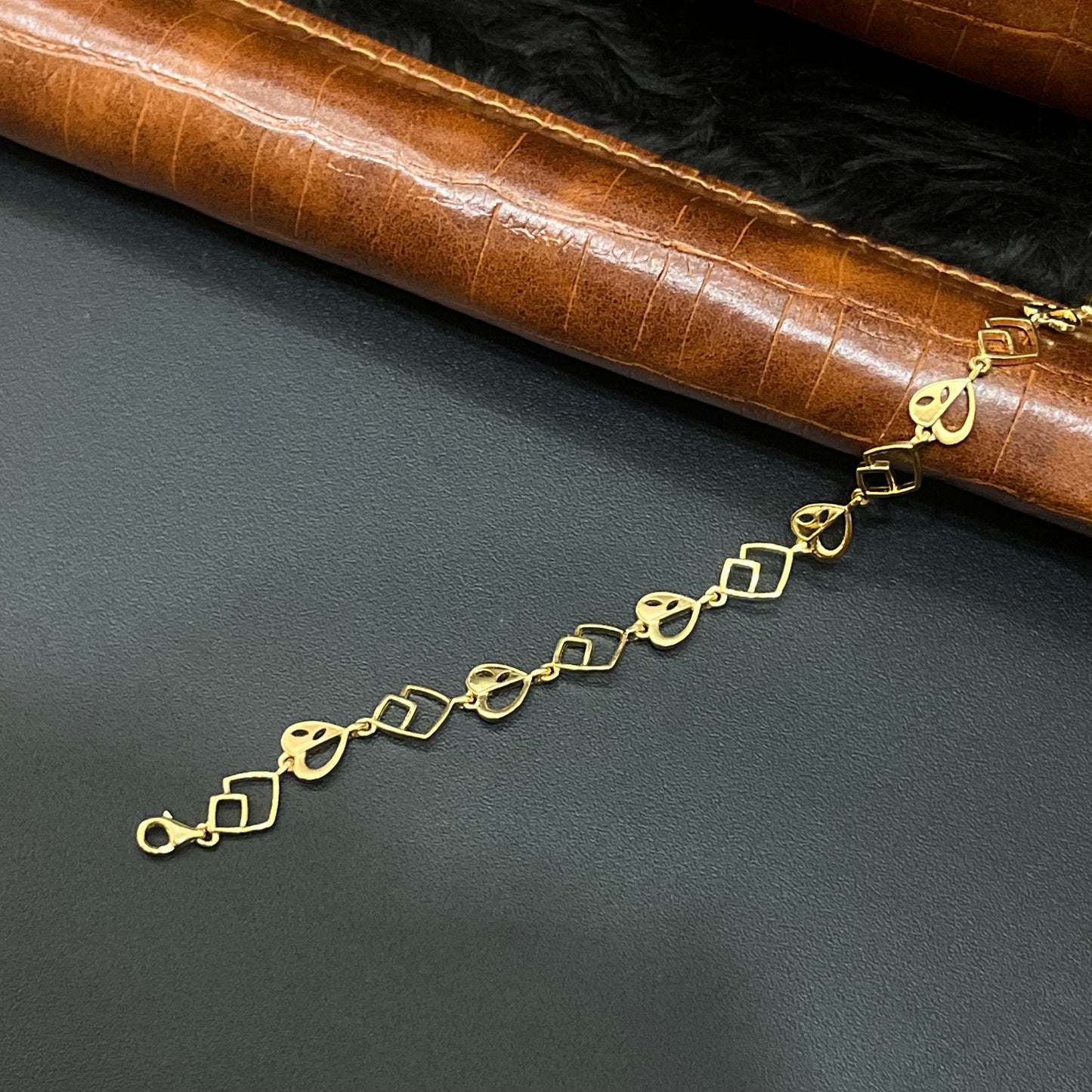 Silver Ladies Bracelet Gold Finished Heart Finish FR