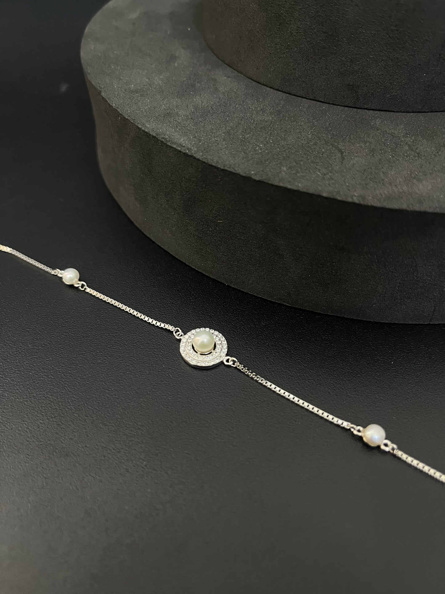 Silver Ladies Bracelet Pearl O