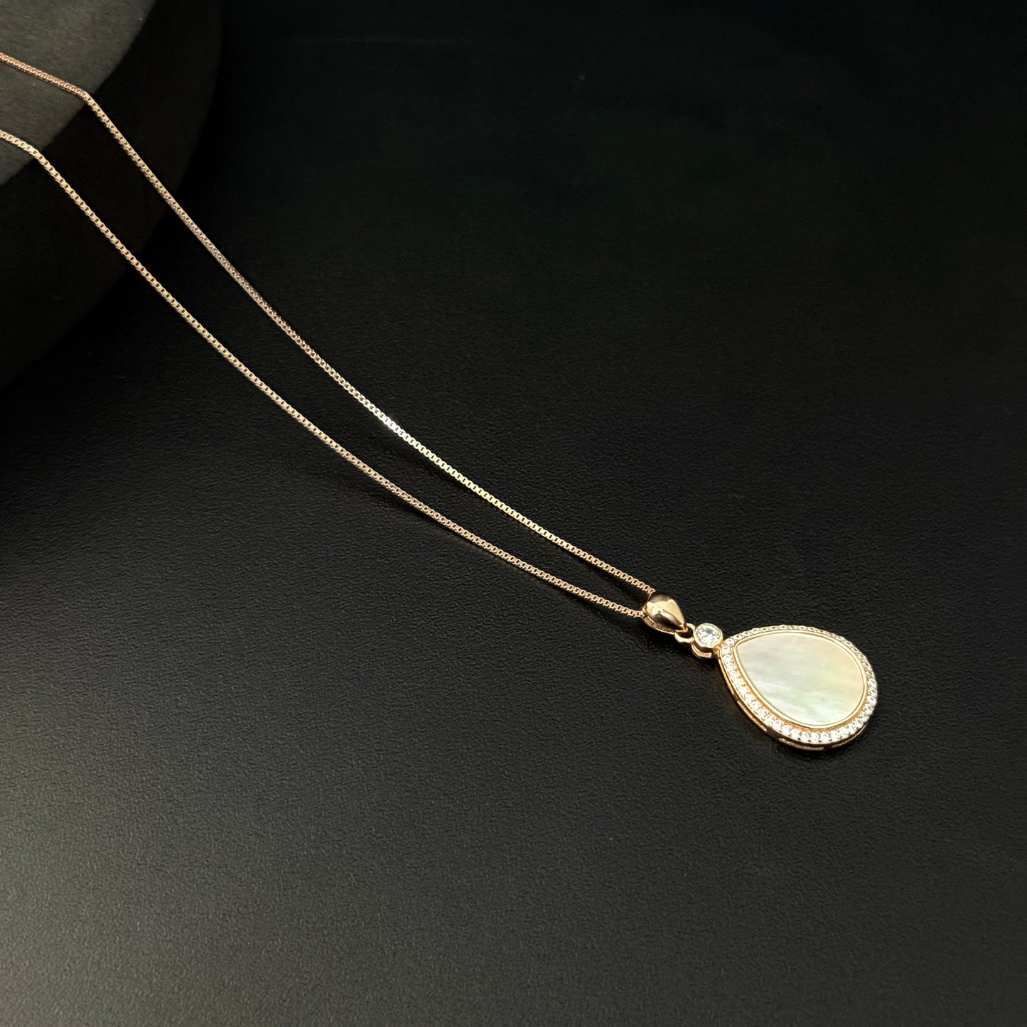 Ladies Pendant Rose Gold Pearl
