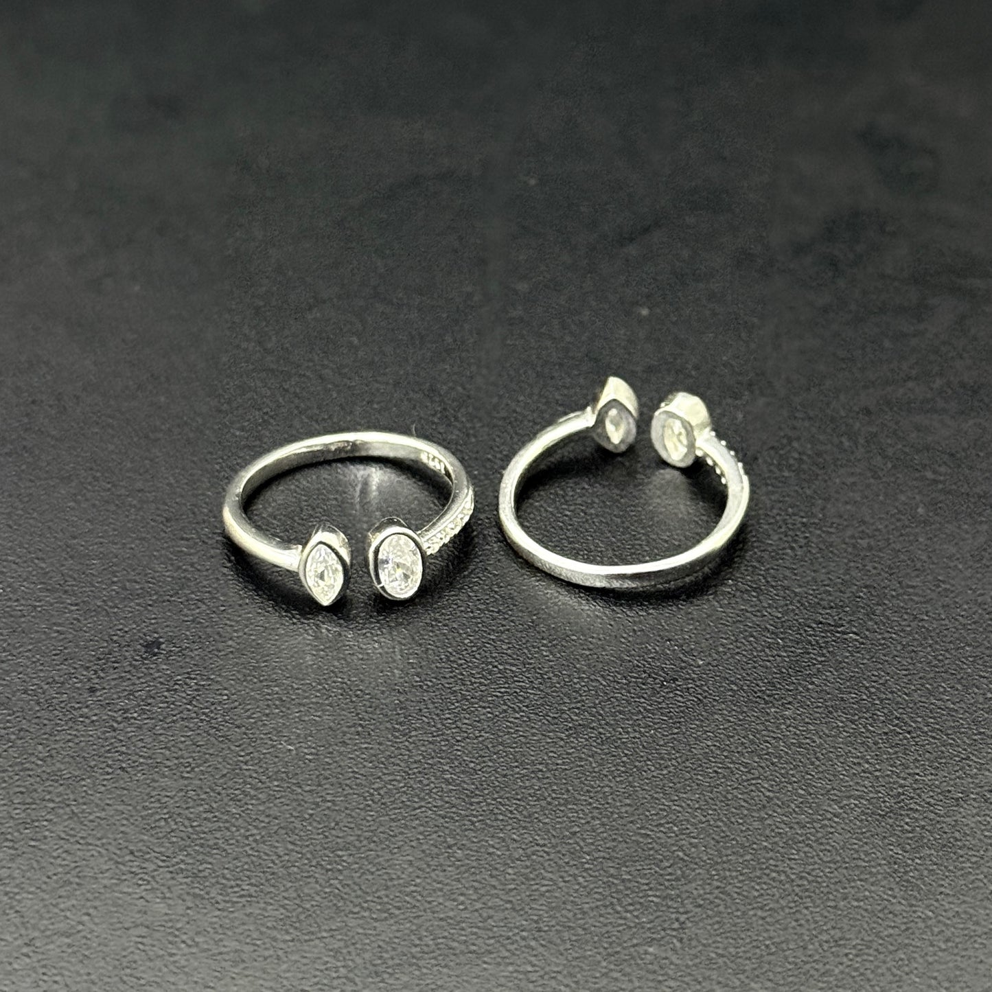 Ladies Silver Toe Rings_Mandira Touch SS