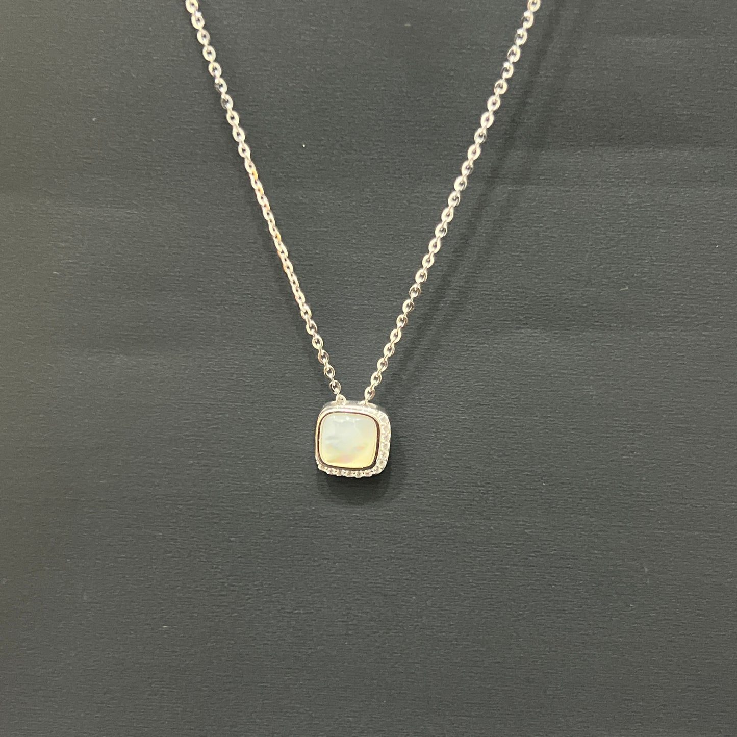 Ladies Pendant Chain Square Shape Pearl