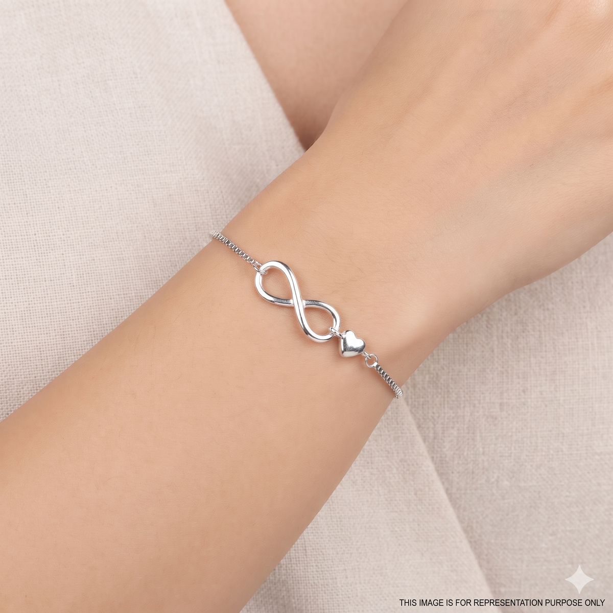 Silver Ladies Bracelet Infinity Sparkle With Stone 925