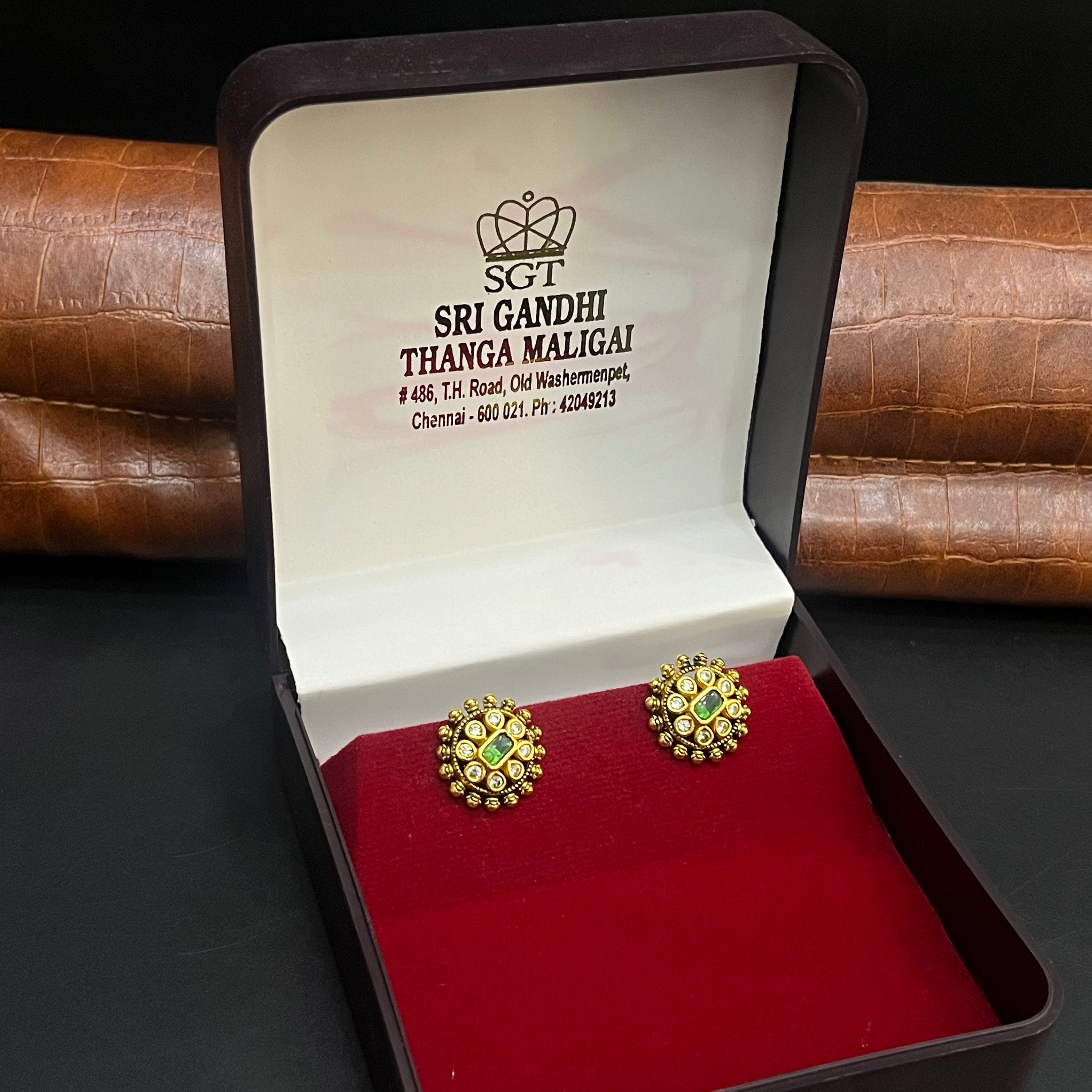 Silver Ladies Stud Emerald Halo Heritage Gold Finish 925