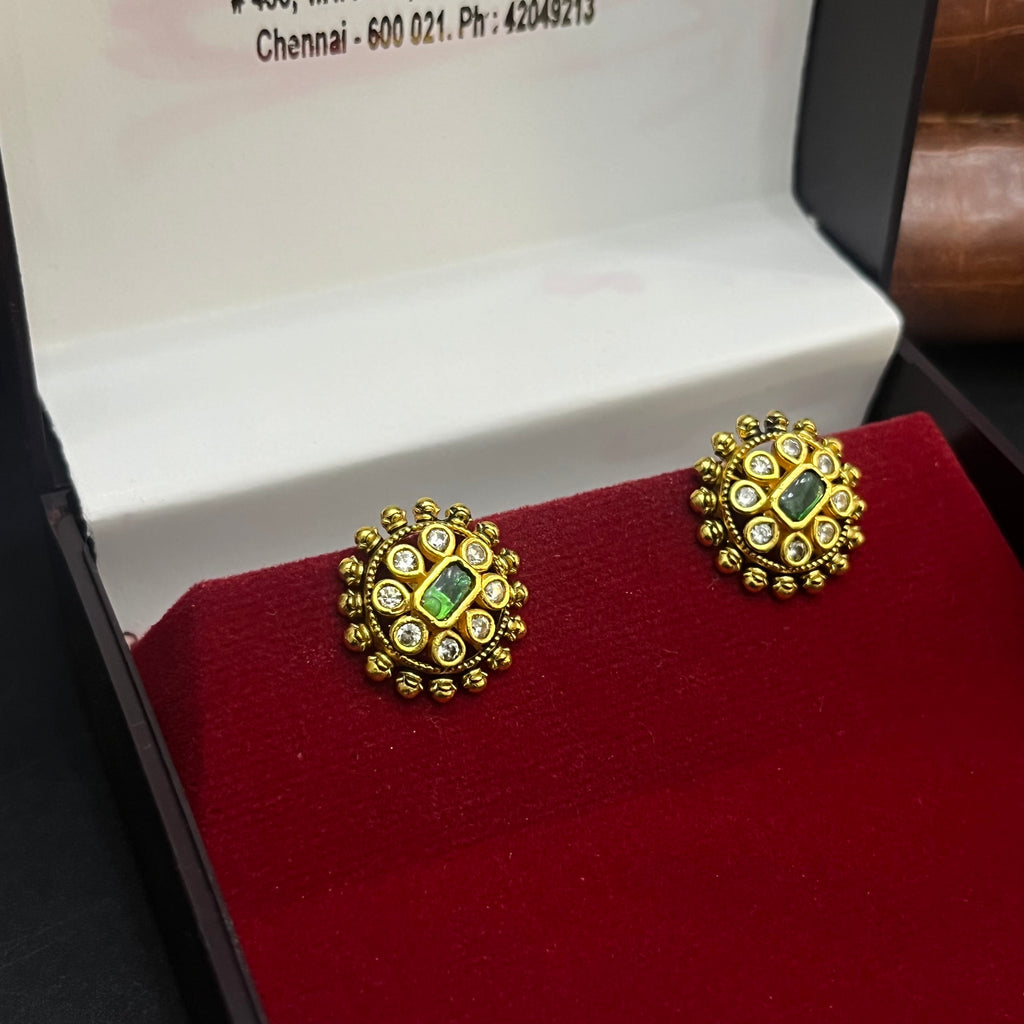 Silver Ladies Stud Emerald Halo Heritage Gold Finish 925