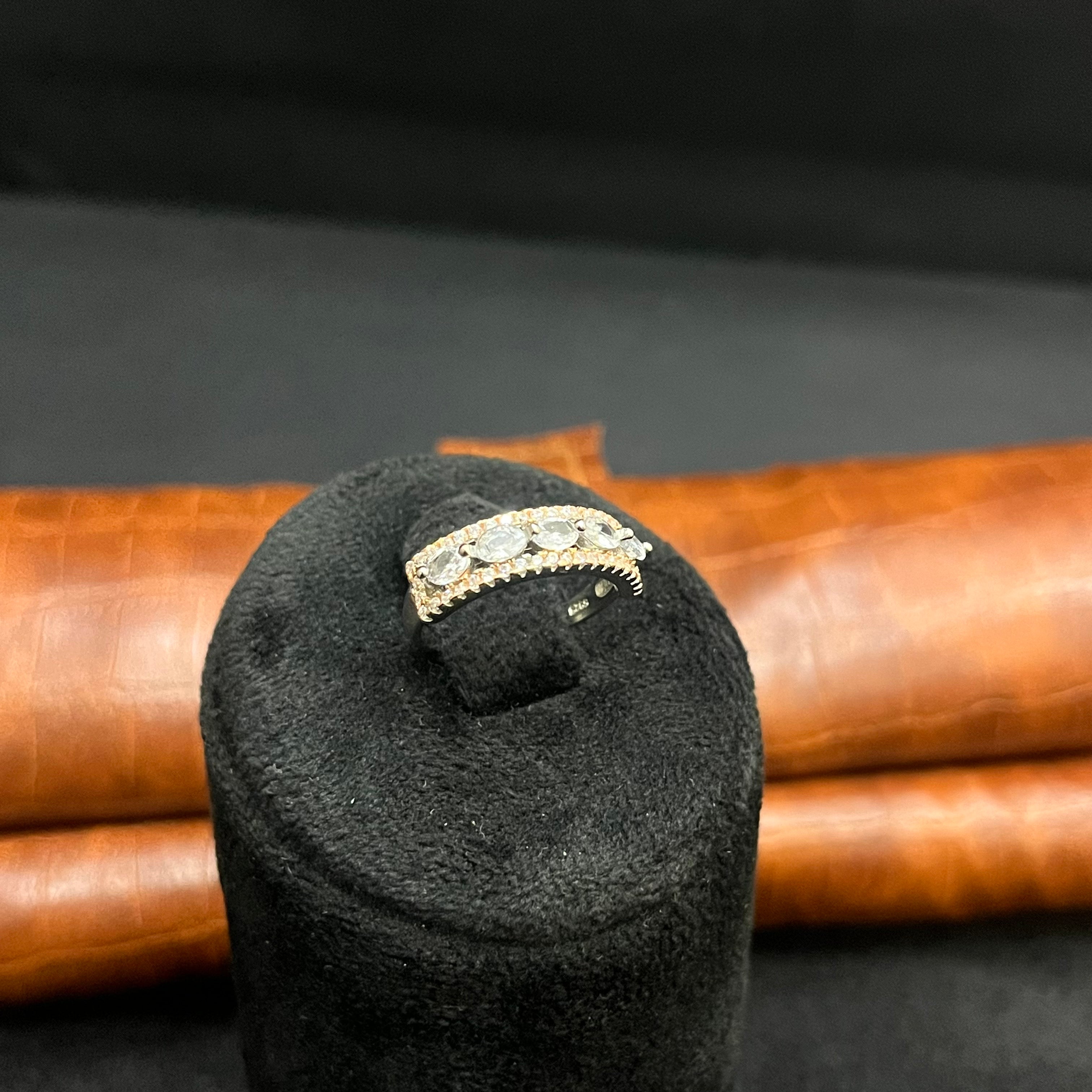 Silver Ladies Ring Luxury Crystal Stones 925