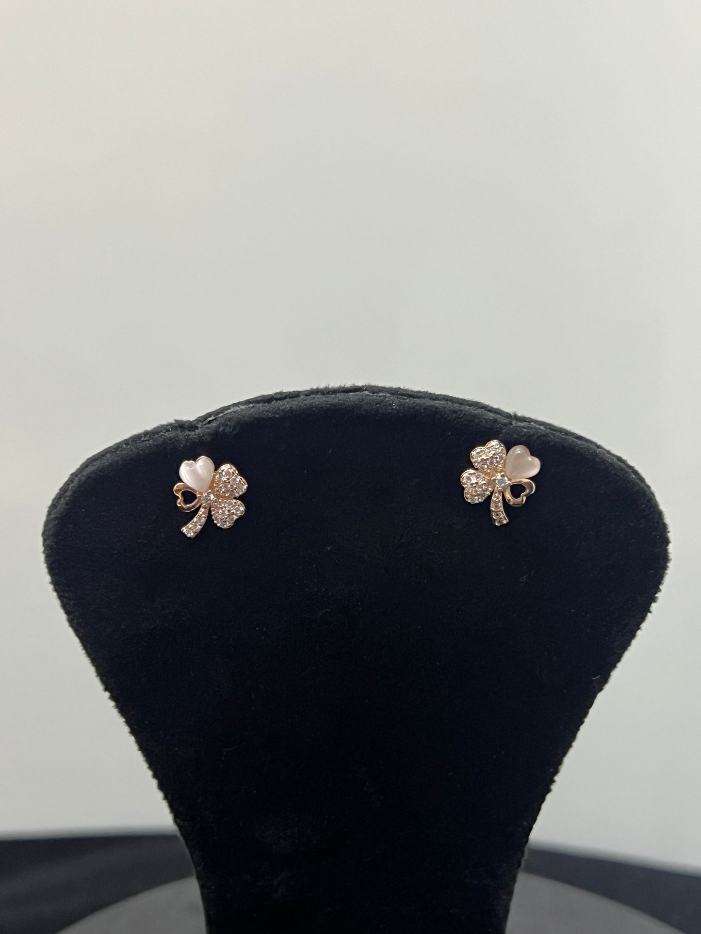 Studs _Rosegold pearl Flower