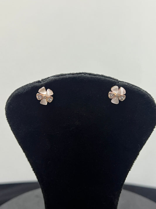 Studs_Rosegold Heart Flower