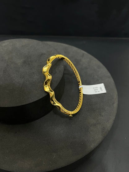 Ladies Gold Kada 18K Lucia Collection ZS2