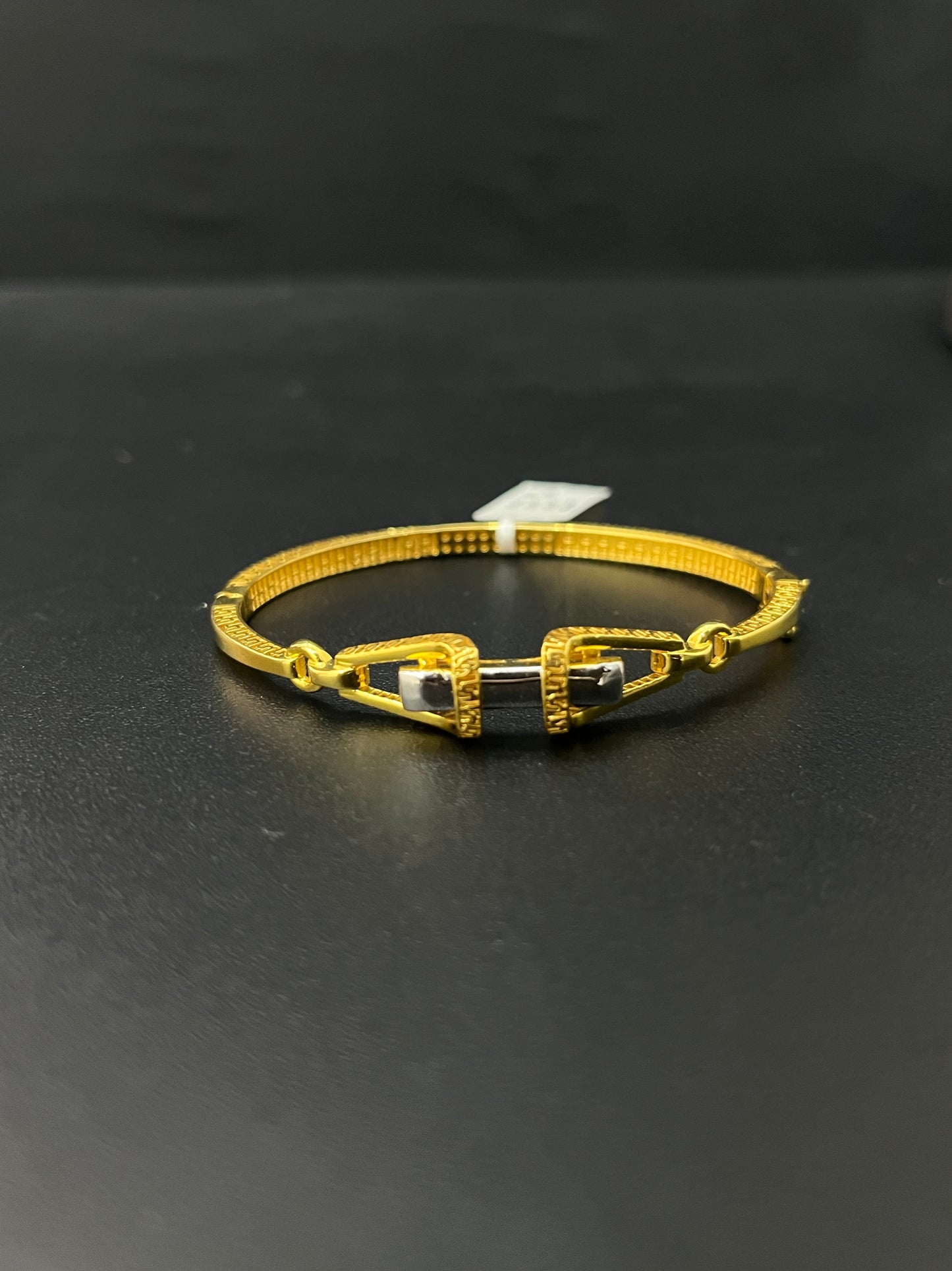 Ladies Gold Kada 18K Lucia Collection ZS3