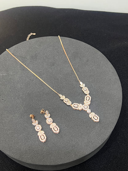 Ladies Rosegold Necklace Set