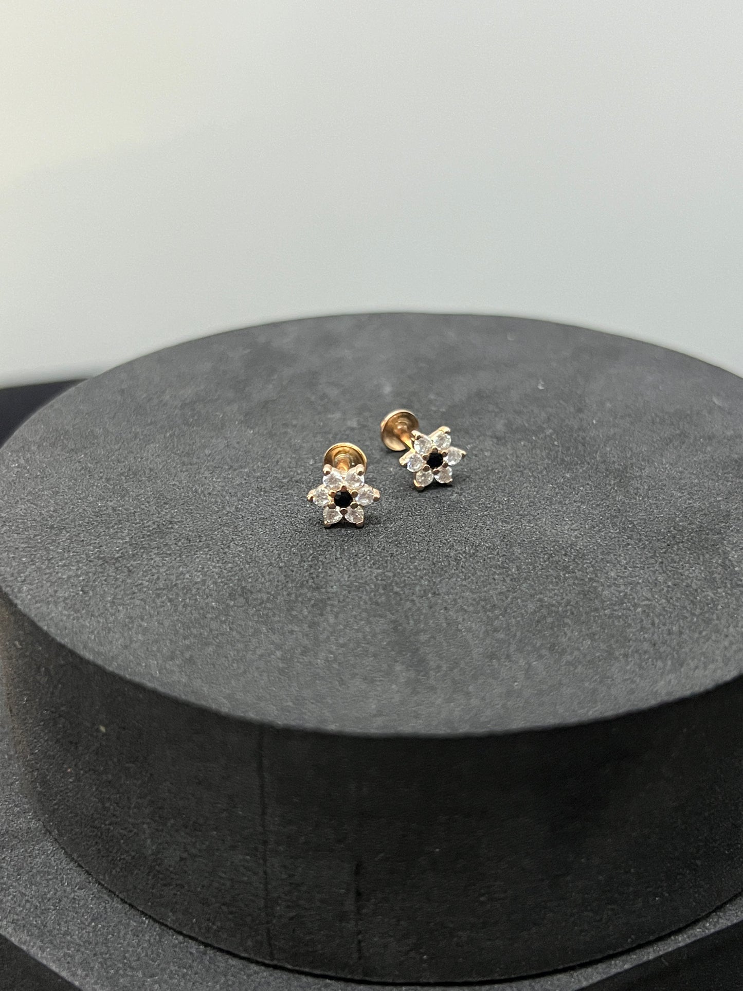 Studs _Flower Black