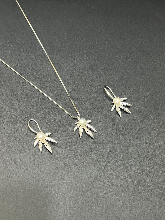 Ladies Pendant Chain Set_Leaf Design