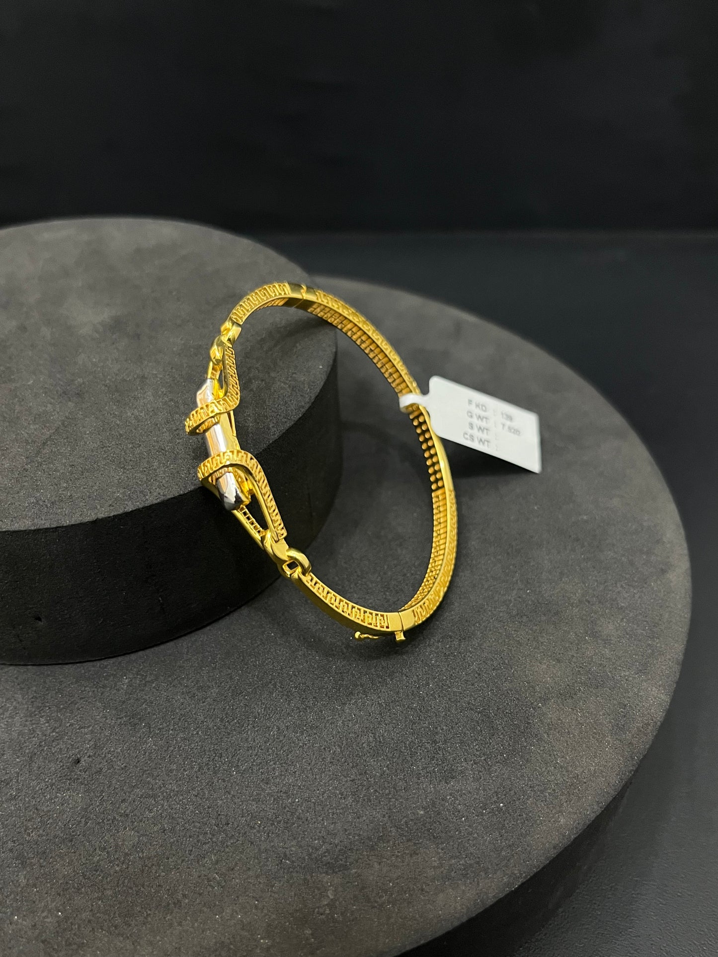 Ladies Gold Kada 18K Lucia Collection ZS3