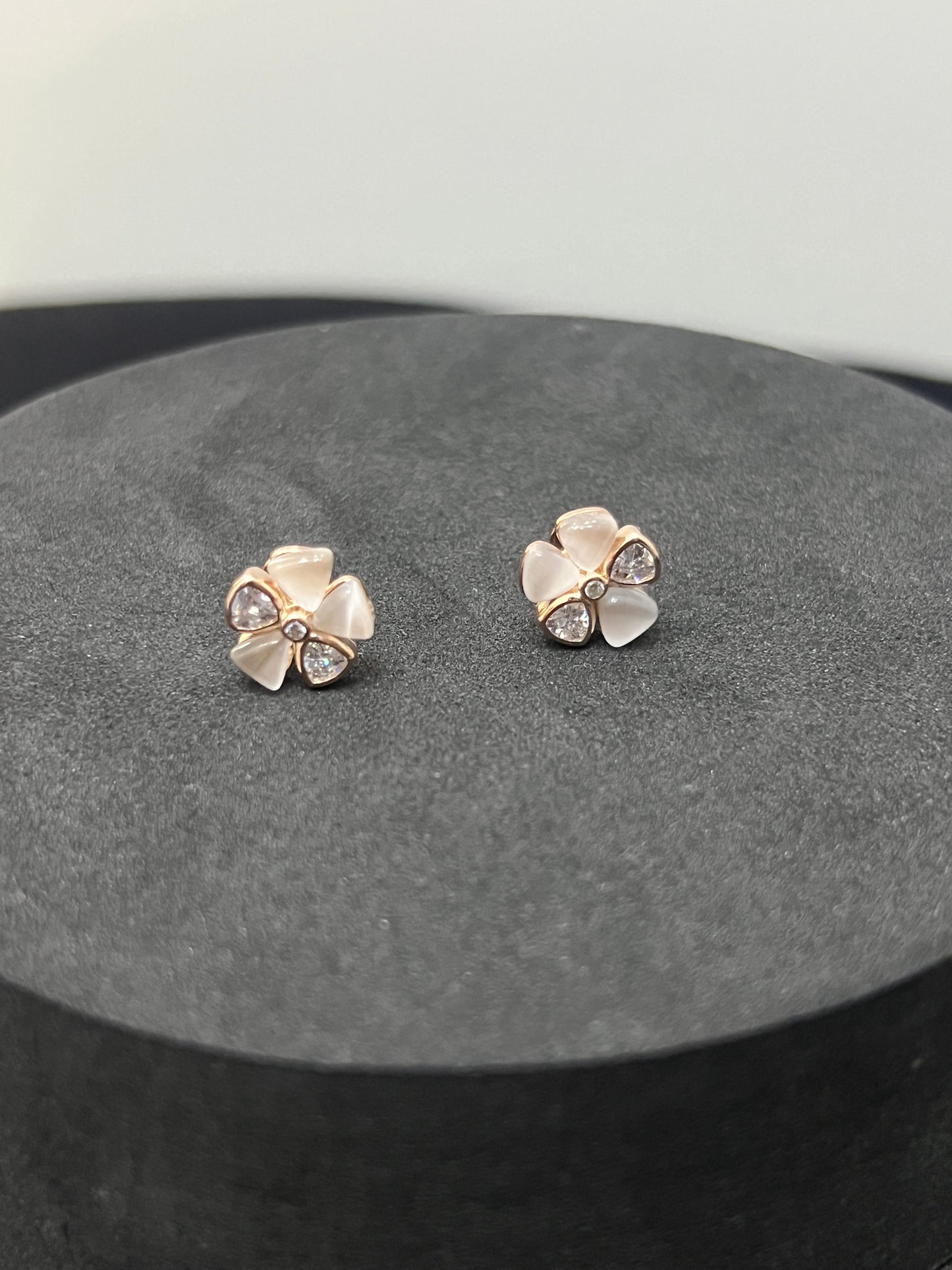 Studs_Rosegold Heart Flower