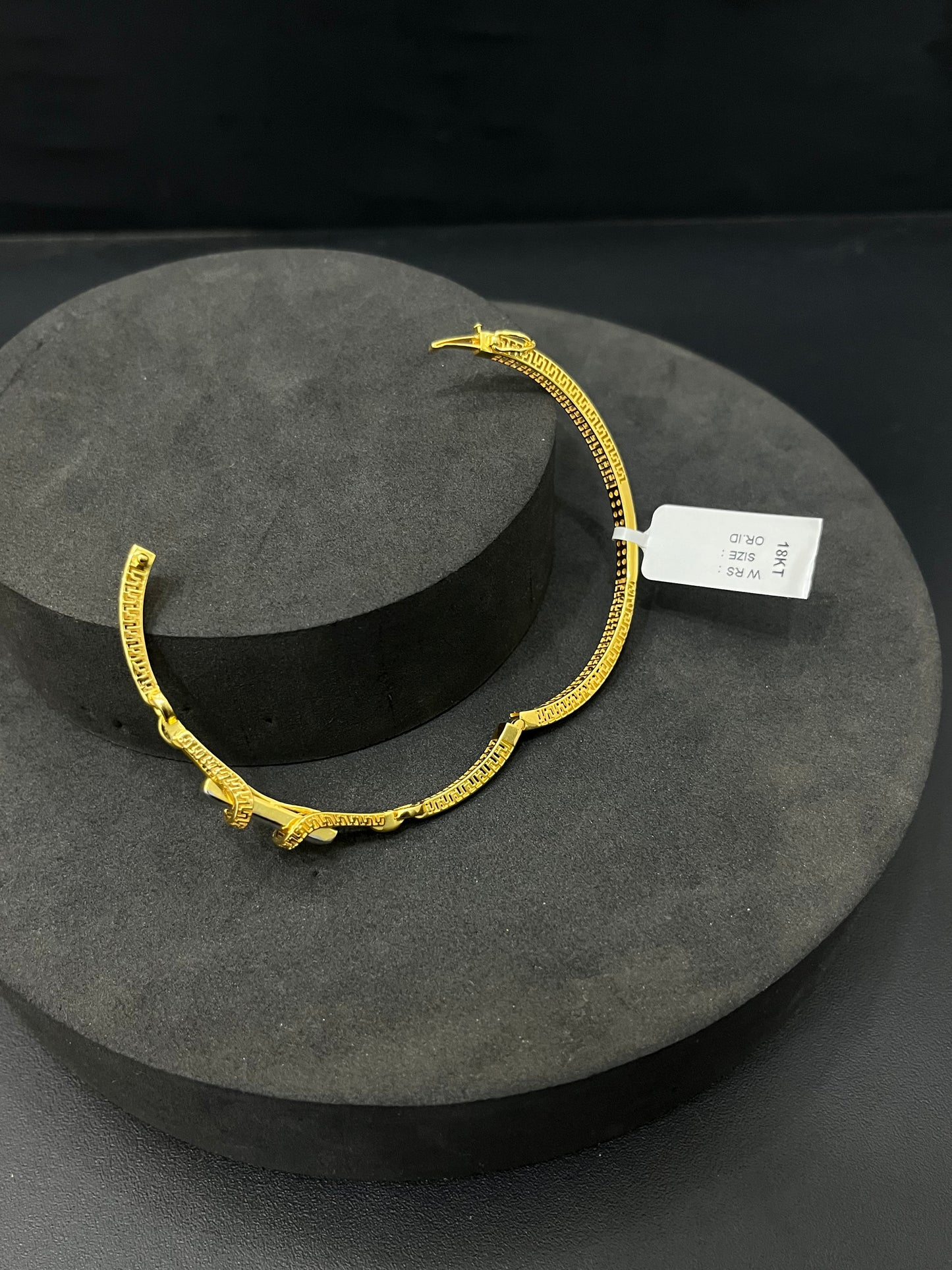 Ladies Gold Kada 18K Lucia Collection ZS3