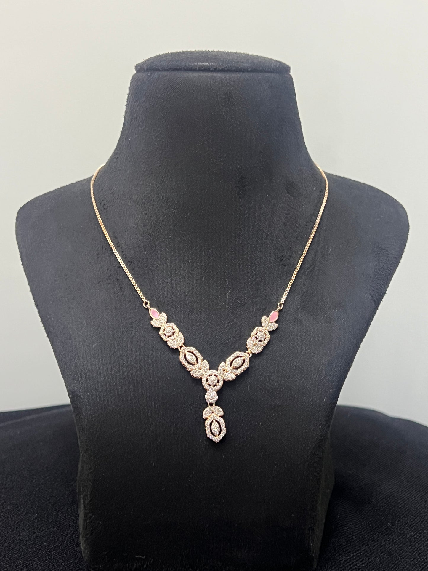 Ladies Rosegold Necklace Set