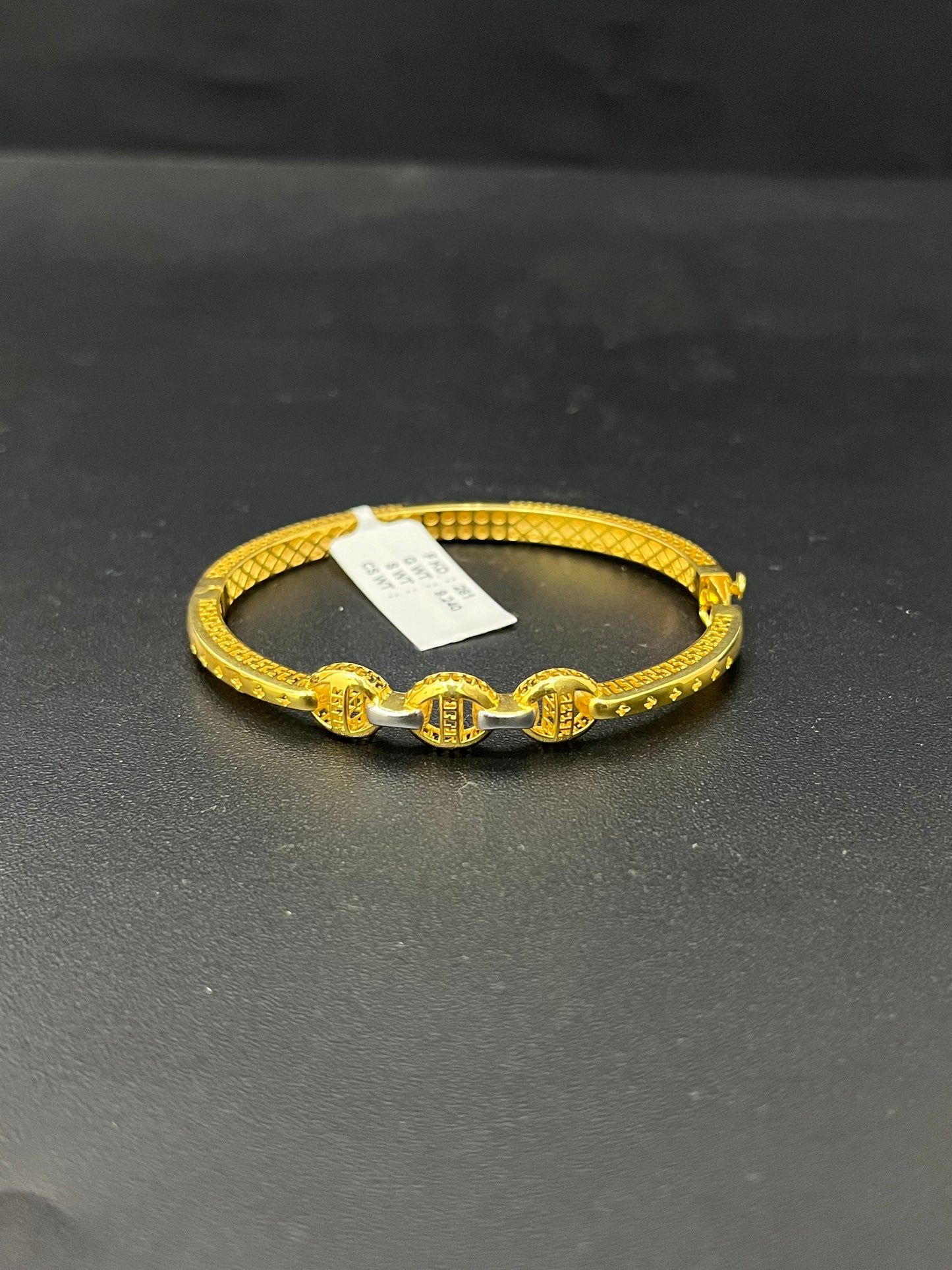 Ladies Gold Kada 18K Lucia Z02