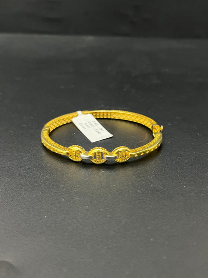Ladies Gold Kada 18K Lucia Z02