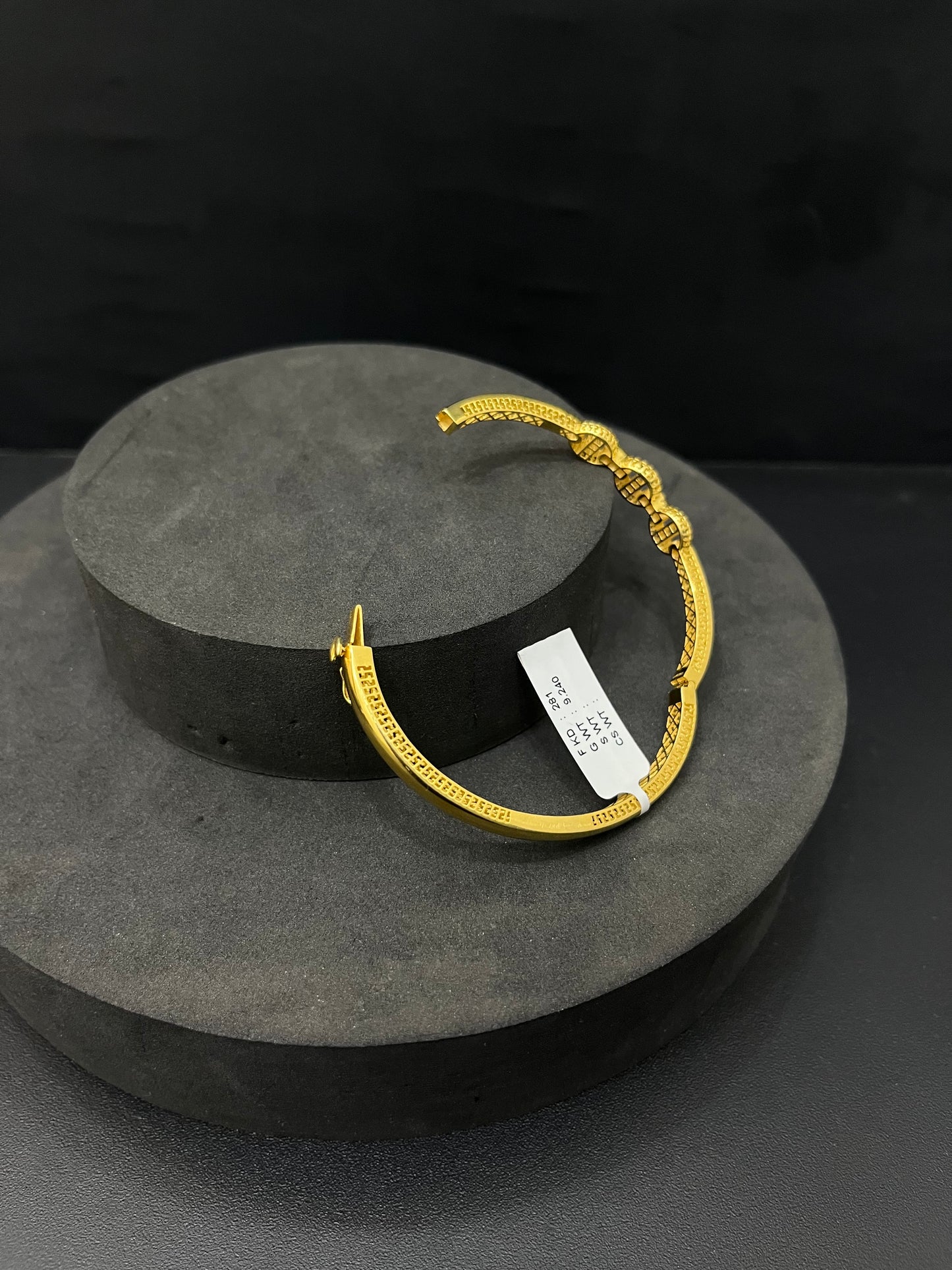 Ladies Gold Kada 18K Lucia Z02