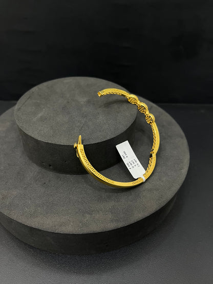 Ladies Gold Kada 18K Lucia Z02