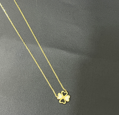 Ladies Pendant Heart petals Chain