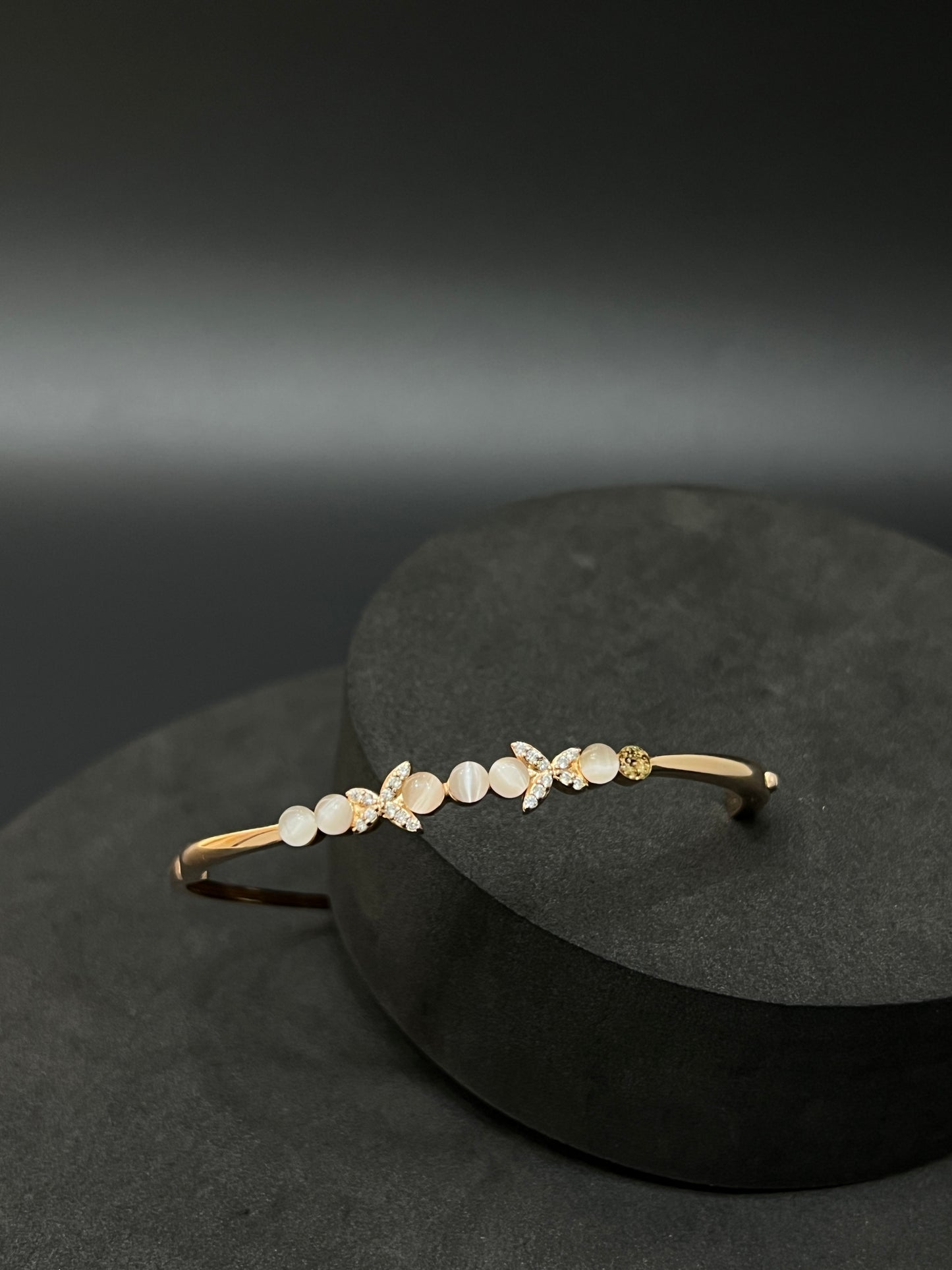 Ladies Kada_White Pearl's_Crystal