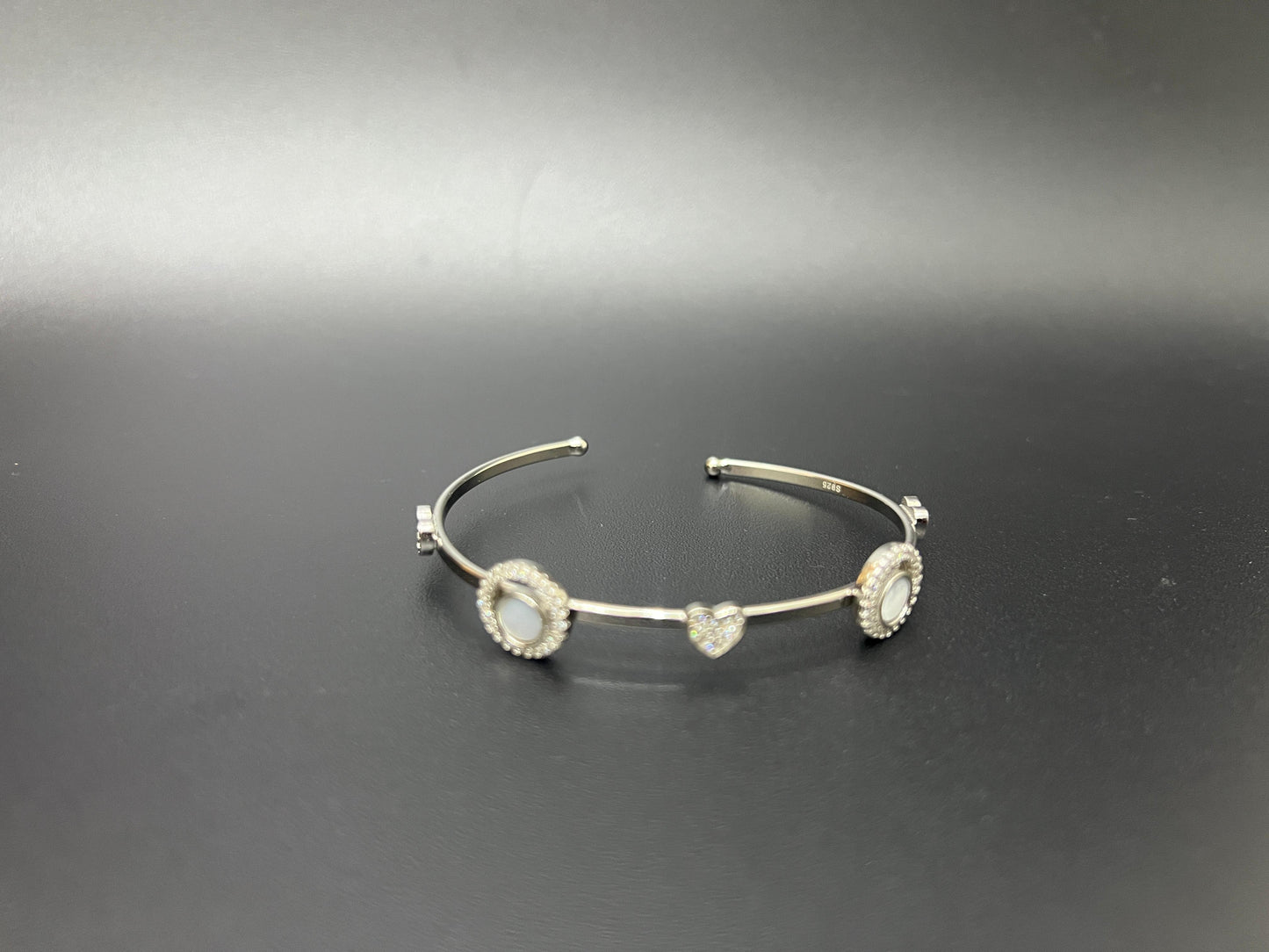 Ladies Kada_Circle Flower