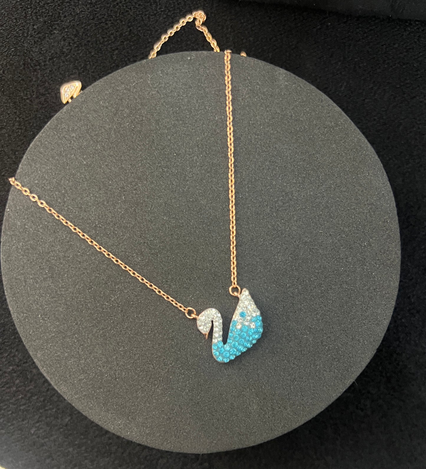 LADIES _BLUE SWAN_ROSEGOLD PENDANT CHAIN