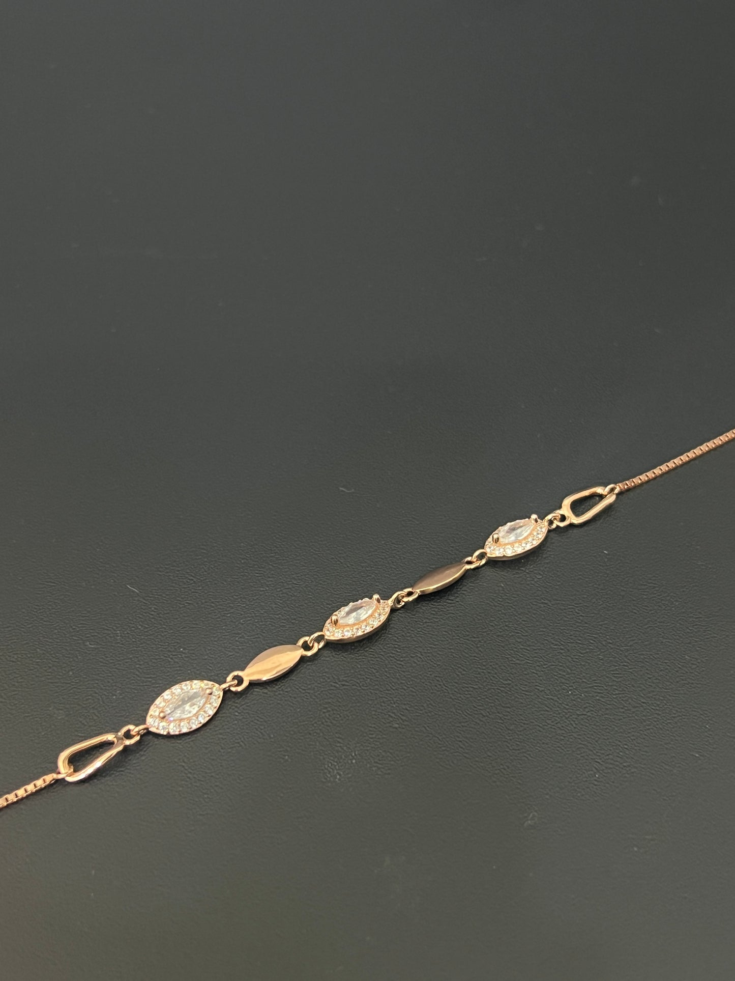 Ladies Bracelet_Rosegold_Stones