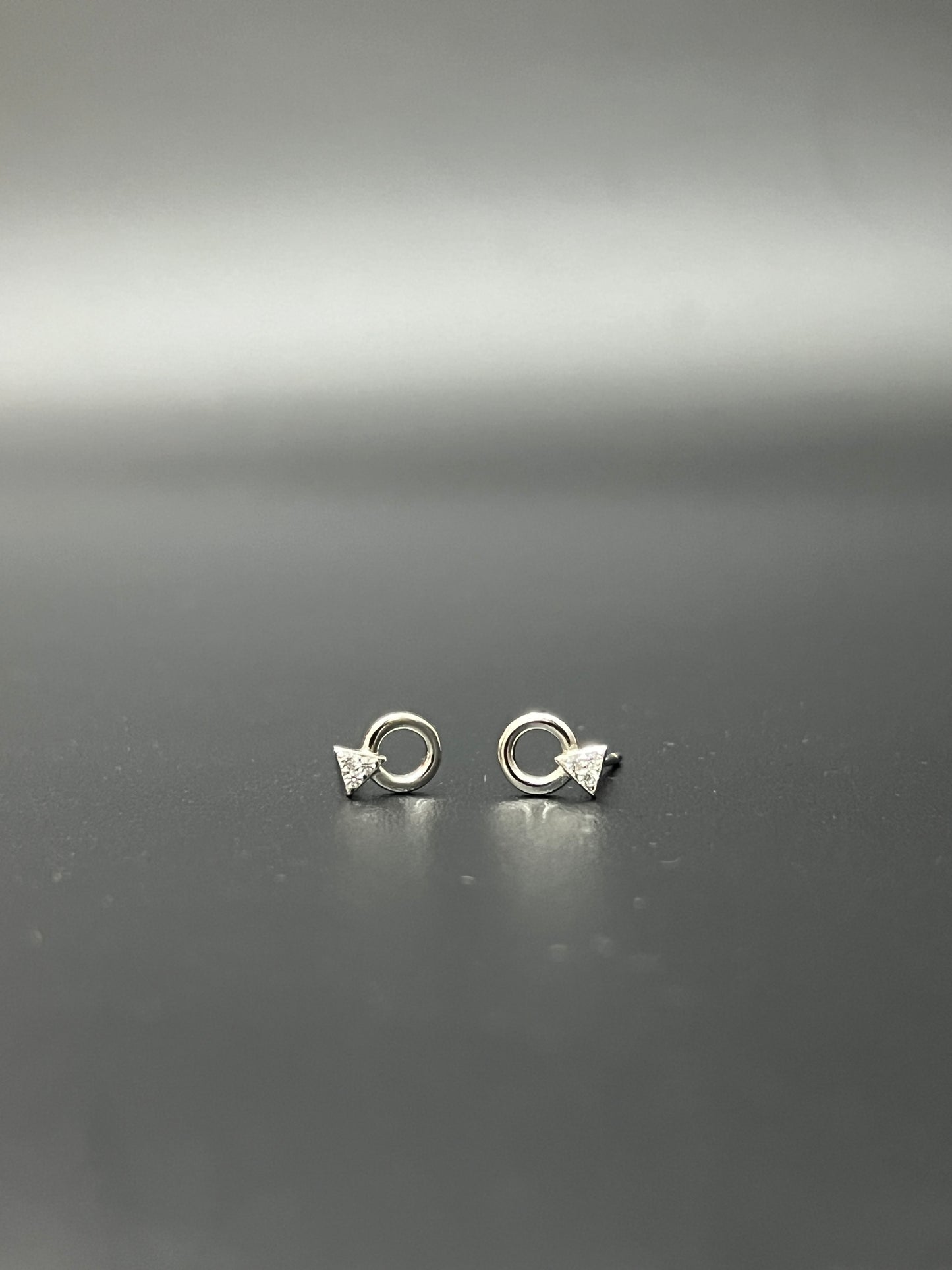 Second_Studs Ring Shaped