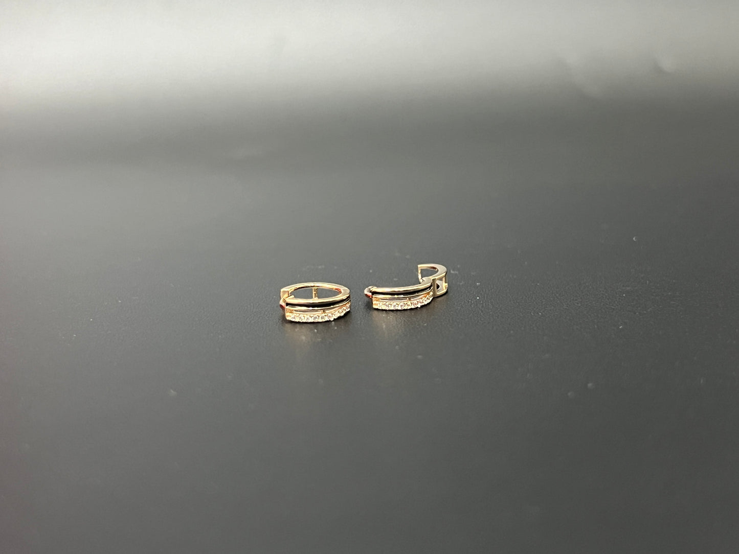 Second  Studs Rosegold_White stone