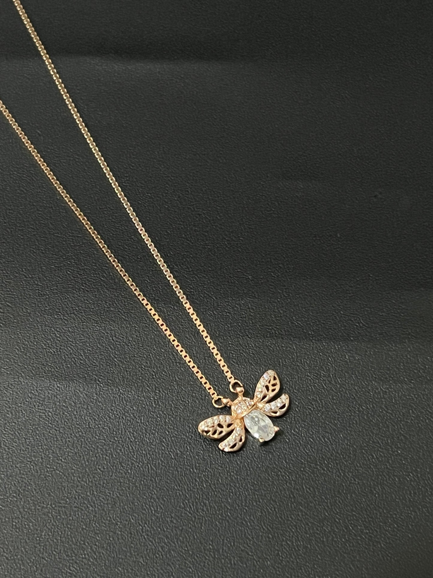 Ladies Pendant Chain_Honey bee