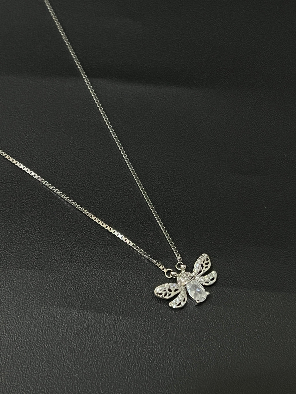 Ladies Pendant Chain Honey bee