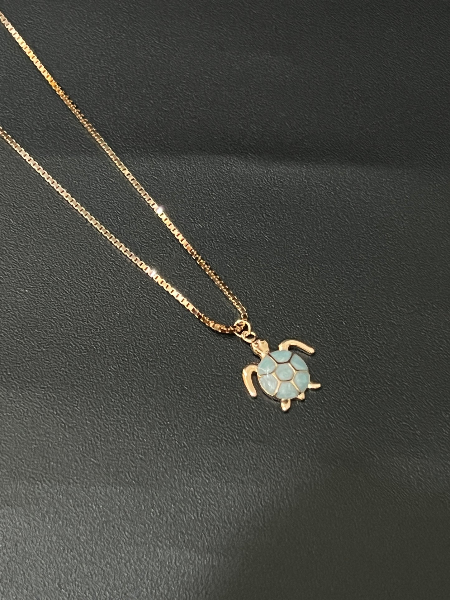 Ladies Pendant Chain_Tortoise Shape With Blue Stone