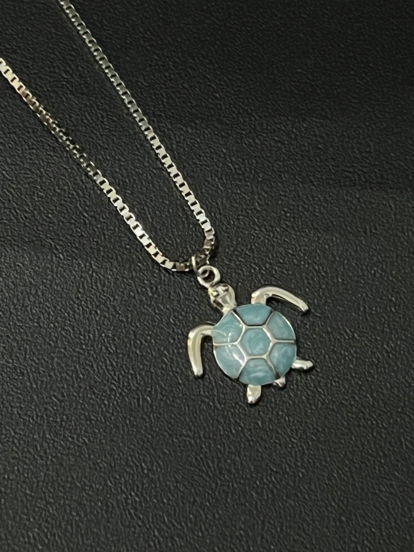 Ladies Pendant Chain_Tortoise Shape With Blue Stone