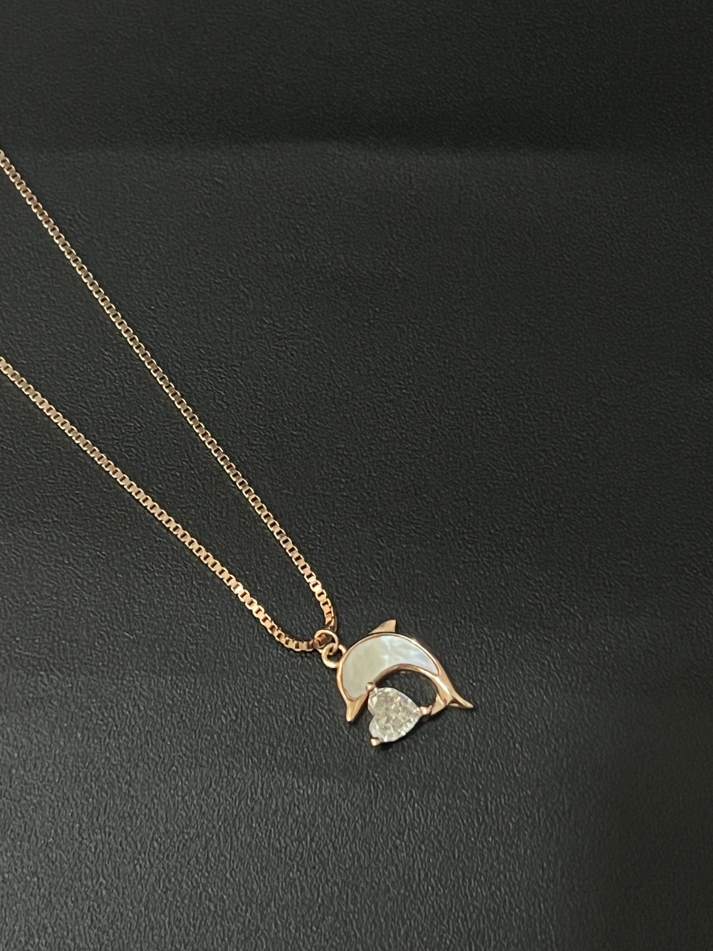 Ladies Pendant Chain_Dolphins