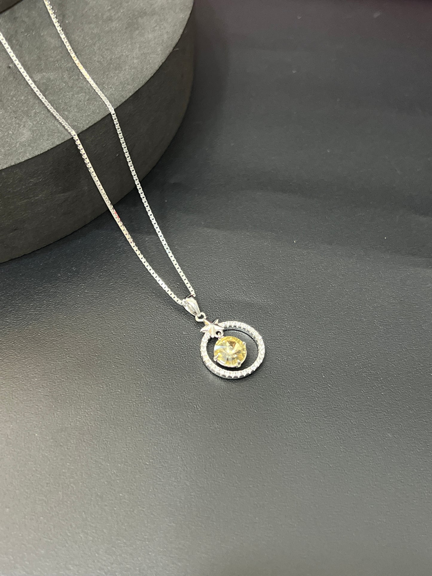 Ladies Pendant_Circle With Stone