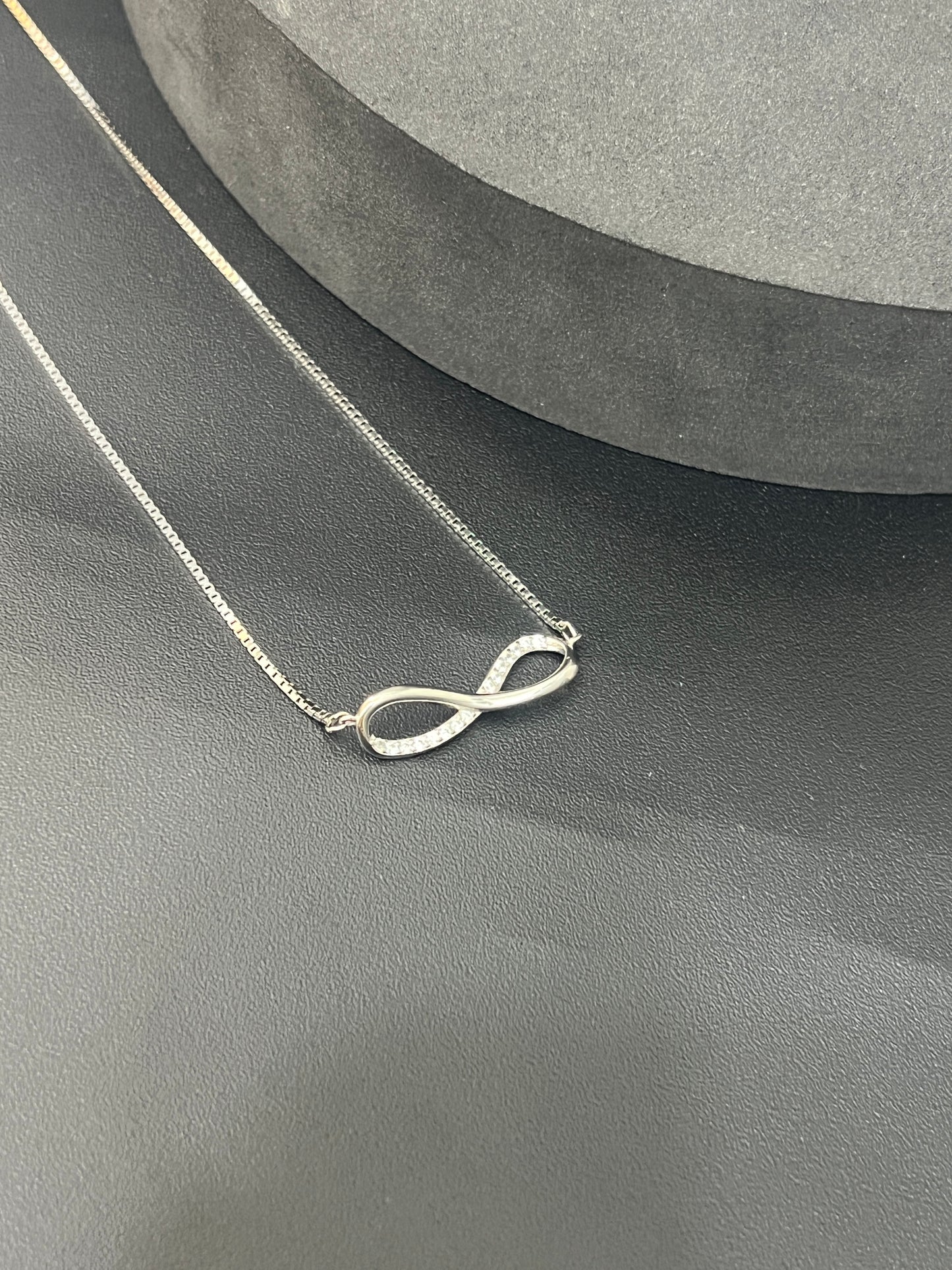 Ladies_Silver Infinity Chain