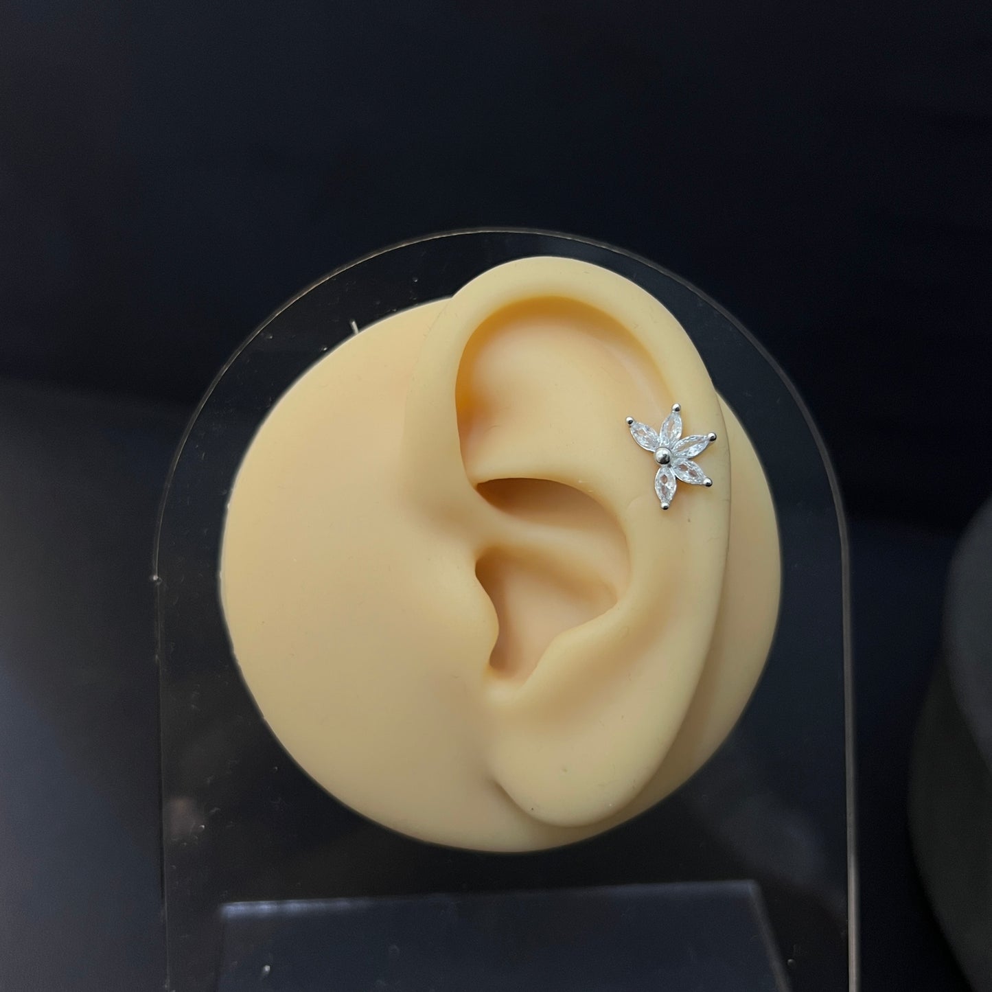 Sliver Ladies Petal Stud