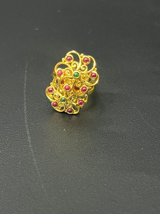 Ladies Traditional Floral Toe RingsGold Finished